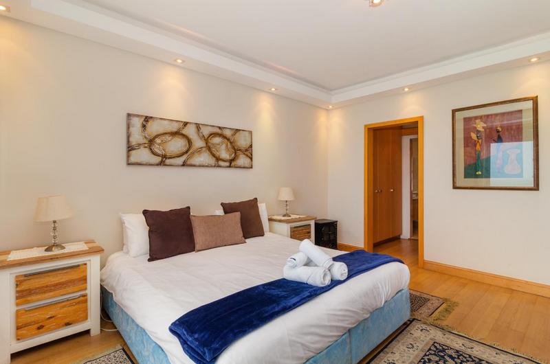 To Let 3 Bedroom Property for Rent in Dolphin Beach Western Cape